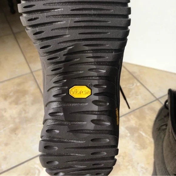 UGG Adirondack II Wool Lined Waterproof Snow Boots - Picture 3 of 5